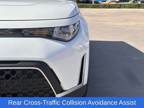 Used 2025 Kia Soul LX image 8