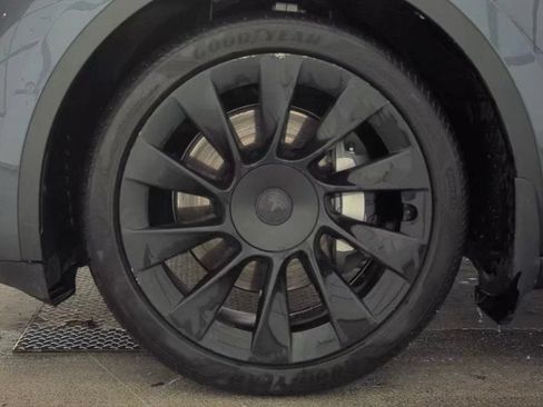 Used 2022 Tesla Model Y Long Range AWD/4WD image 14