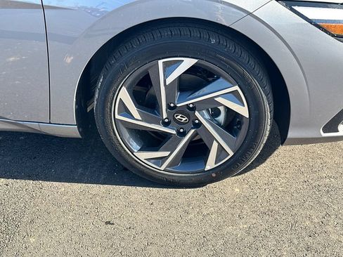 Certified 2025 Hyundai Elantra Sport FWD image 12