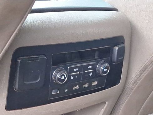 Used 2017 Chevrolet Suburban Premier image 27