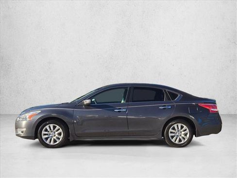 Used 2013 Nissan Altima 2.5 S image 9