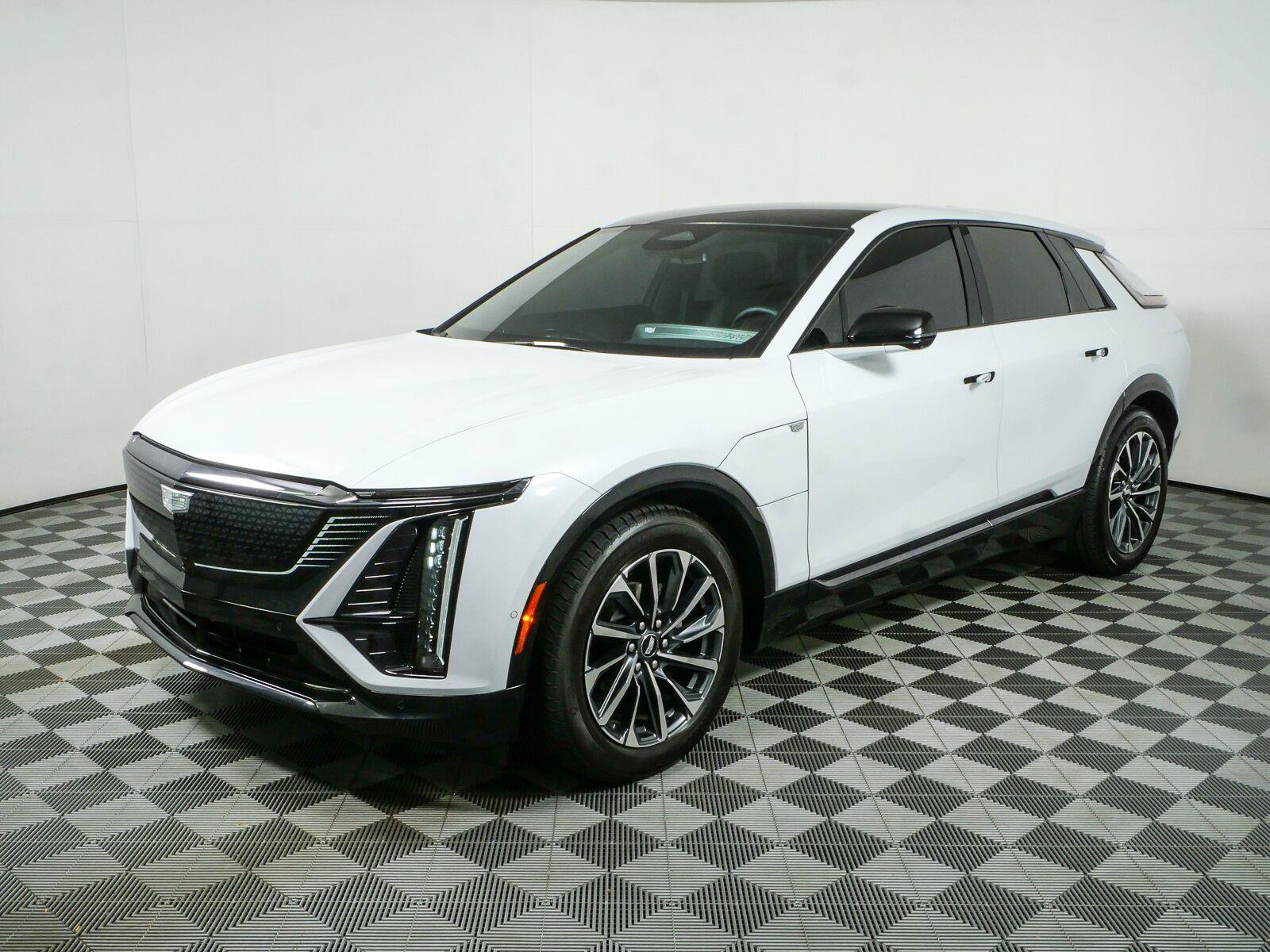 Used 2026 Cadillac Lyriq Sport RWD image 28