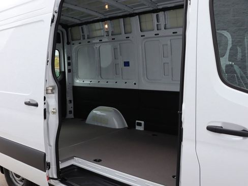 New 2025 Mercedes-Benz Sprinter 2500 image 29