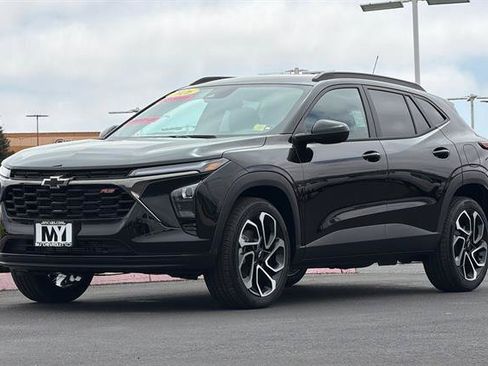 New 2026 Chevrolet Trax RS w/ Driver Confidence Package FWD image 8