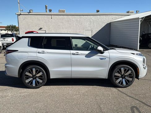 New 2026 Mitsubishi Outlander 4WD Plug-In Hybrid image 8