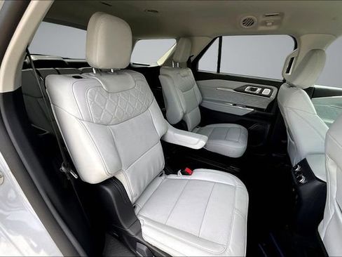 New 2026 Ford Explorer Platinum image 10