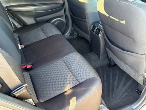 Used 2017 Nissan Rogue SV image 34