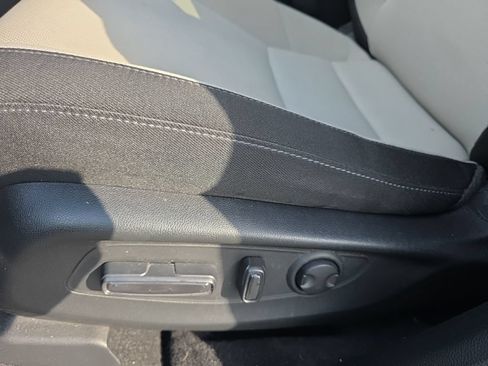 Used 2024 Honda CR-V EX image 11