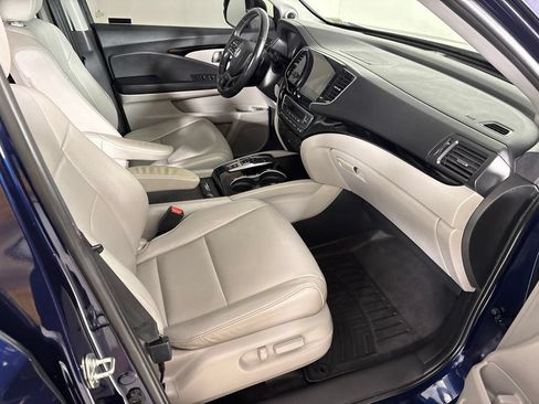Used 2019 Honda Pilot Touring image 19