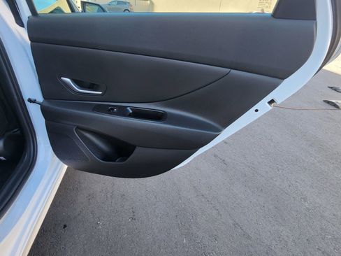 Certified 2025 Hyundai Elantra Hybrid FWD image 25