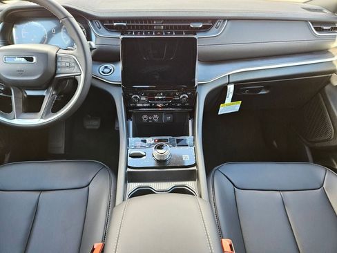 New 2025 Jeep Grand Cherokee Limited w/ Black Appearance Package image 14