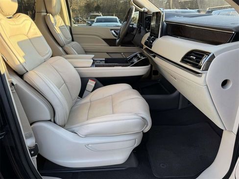 Used 2019 Lincoln Navigator Reserve w/ Cargo Package image 14