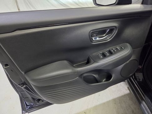 Used 2024 Honda HR-V LX image 13