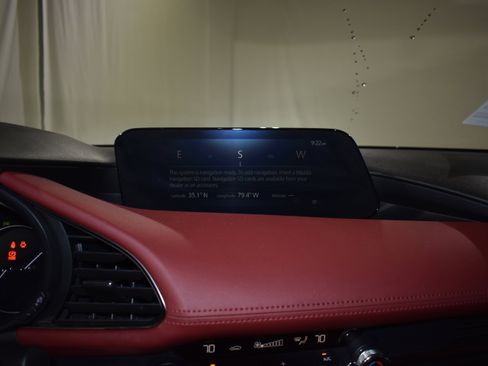 Used 2020 MAZDA MAZDA3 Hatchback w/ Premium Package image 19