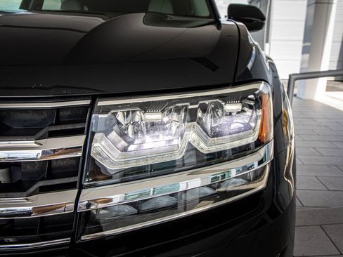 Used 2019 Volkswagen Atlas SE w/ Towing Package AWD/4WD image 6