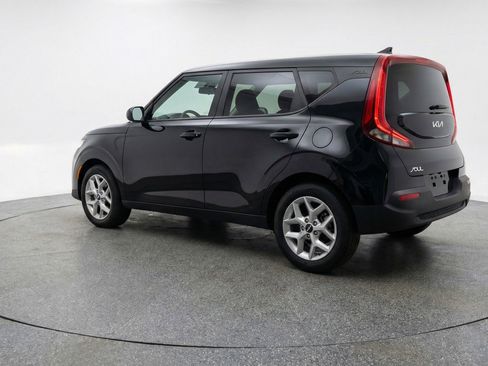 Used 2025 Kia Soul LX w/ LX Technology Package FWD image 6