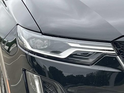 Certified 2025 Cadillac XT6 Sport w/ LPO, Floor Liner Package AWD/4WD image 9