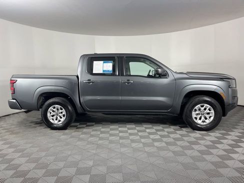 Used 2024 Nissan Frontier SV image 12