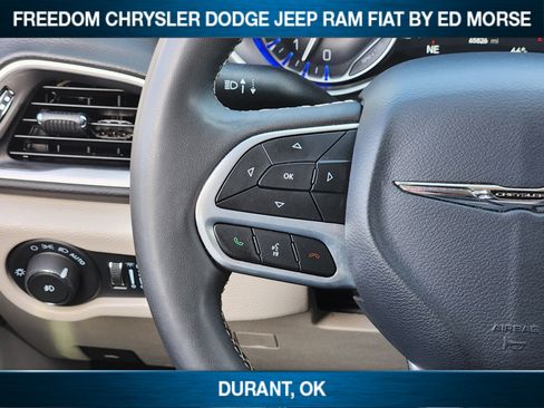 Used 2024 Chrysler Pacifica Touring-L image 20