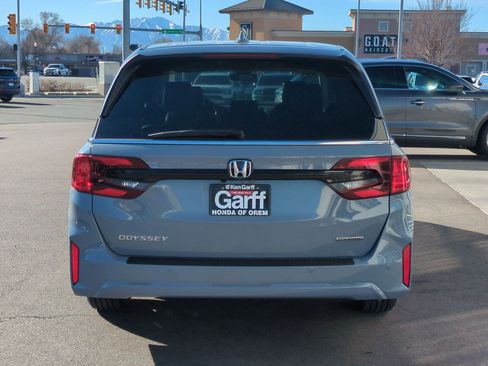 New 2026 Honda Odyssey Touring image 5