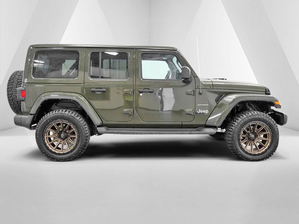 Used 2022 Jeep Wrangler Unlimited Sahara AWD/4WD image 8