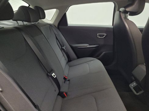 Used 2025 Kia K4 FWD image 19
