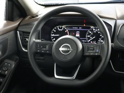 Used 2023 Nissan Rogue SV AWD/4WD image 10