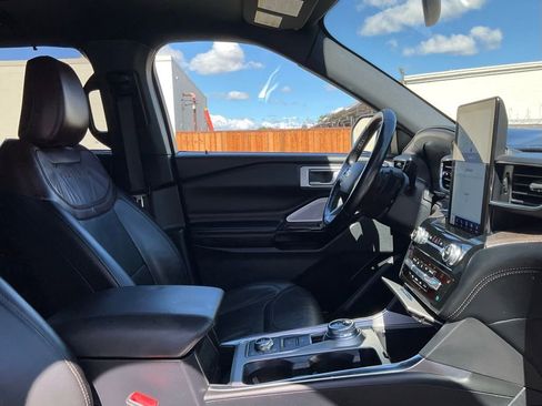 Used 2021 Ford Explorer Platinum w/ Equipment Group 601A AWD/4WD image 41