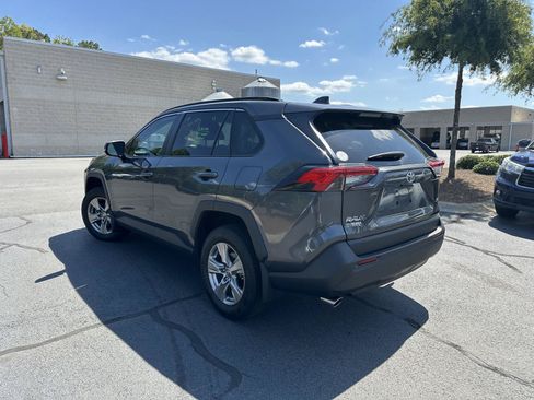 Used 2025 Toyota RAV4 XLE w/ Convenience Package FWD image 8
