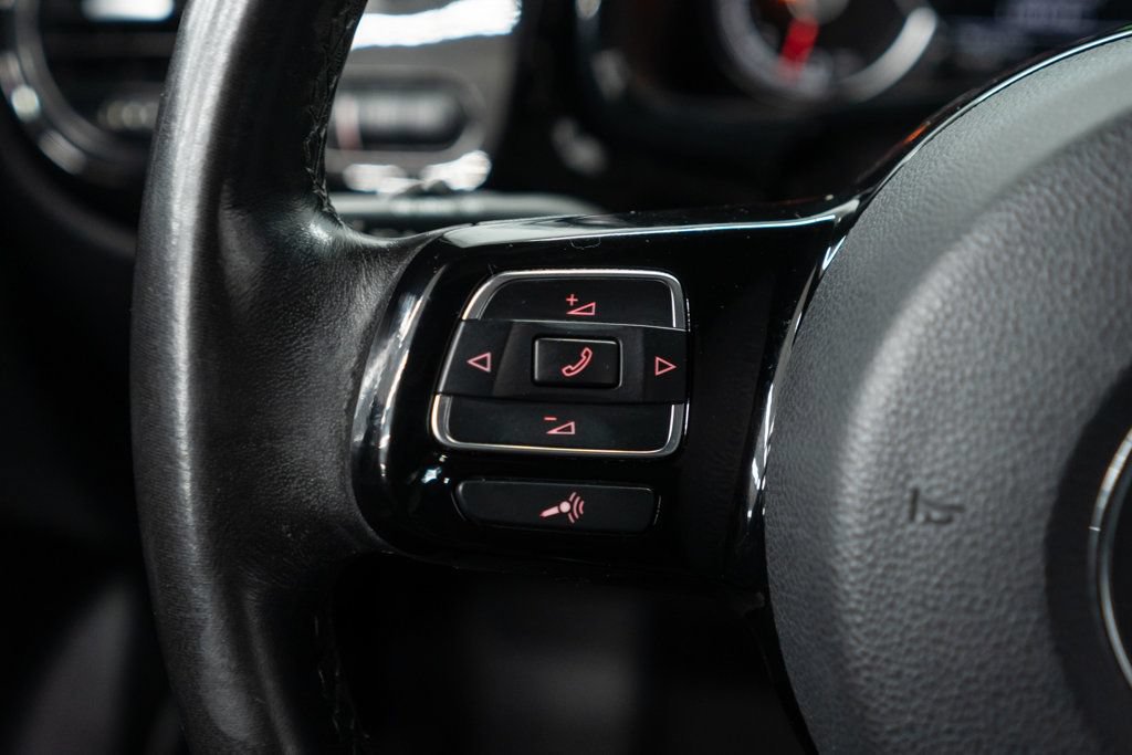 Used 2019 Volkswagen Beetle 2.0T S FWD image 17