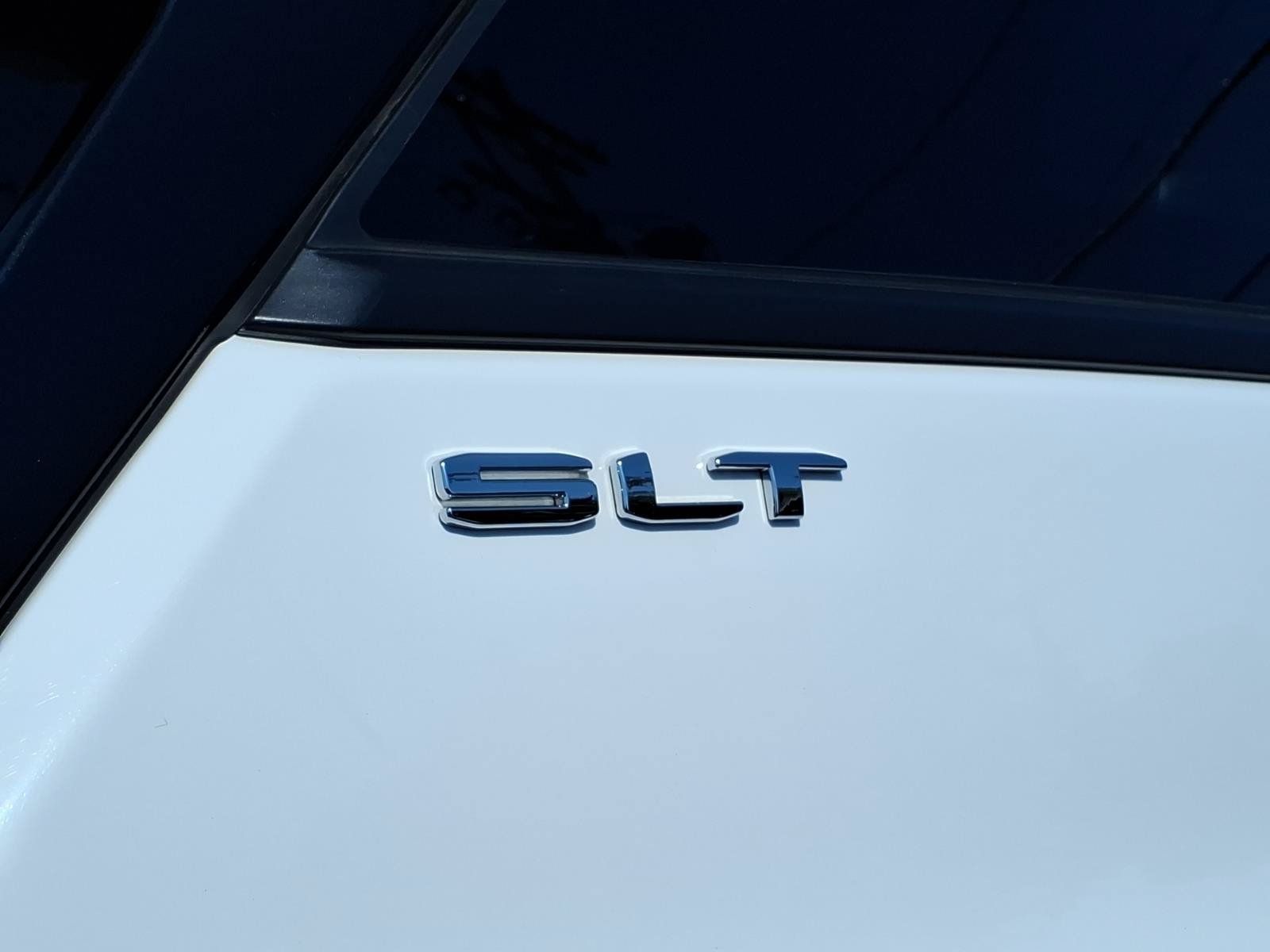 Certified 2024 GMC Terrain SLT AWD/4WD image 10