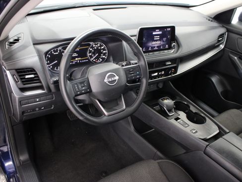 Used 2025 Nissan Rogue SV FWD image 13