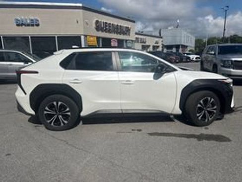 Used 2024 Toyota bZ4X AWD w/ Weather Package image 4