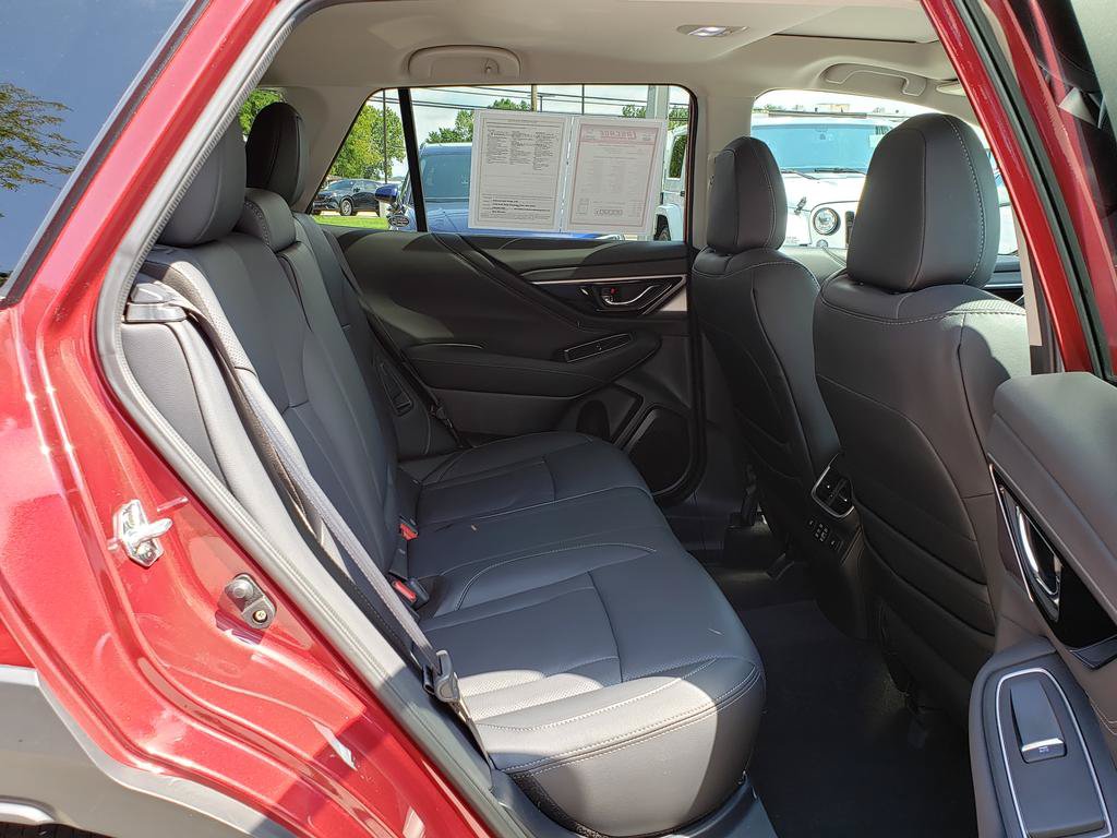 Used 2025 Subaru Outback Limited AWD/4WD image 17