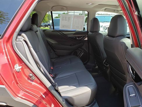 Used 2025 Subaru Outback Limited AWD/4WD image 17