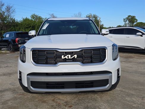 New 2025 Kia Telluride S image 3