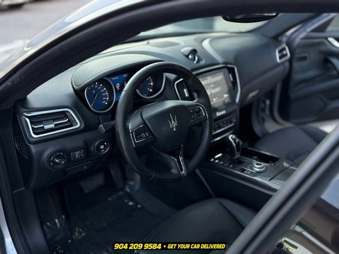 Used 2018 Maserati Ghibli RWD image 27