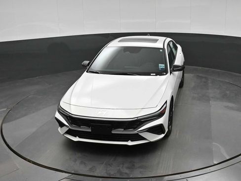 New 2026 Hyundai Elantra SEL Sport FWD image 28