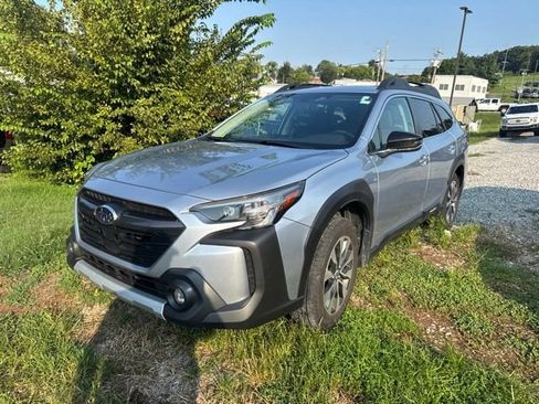 Used 2023 Subaru Outback Limited AWD/4WD image 3