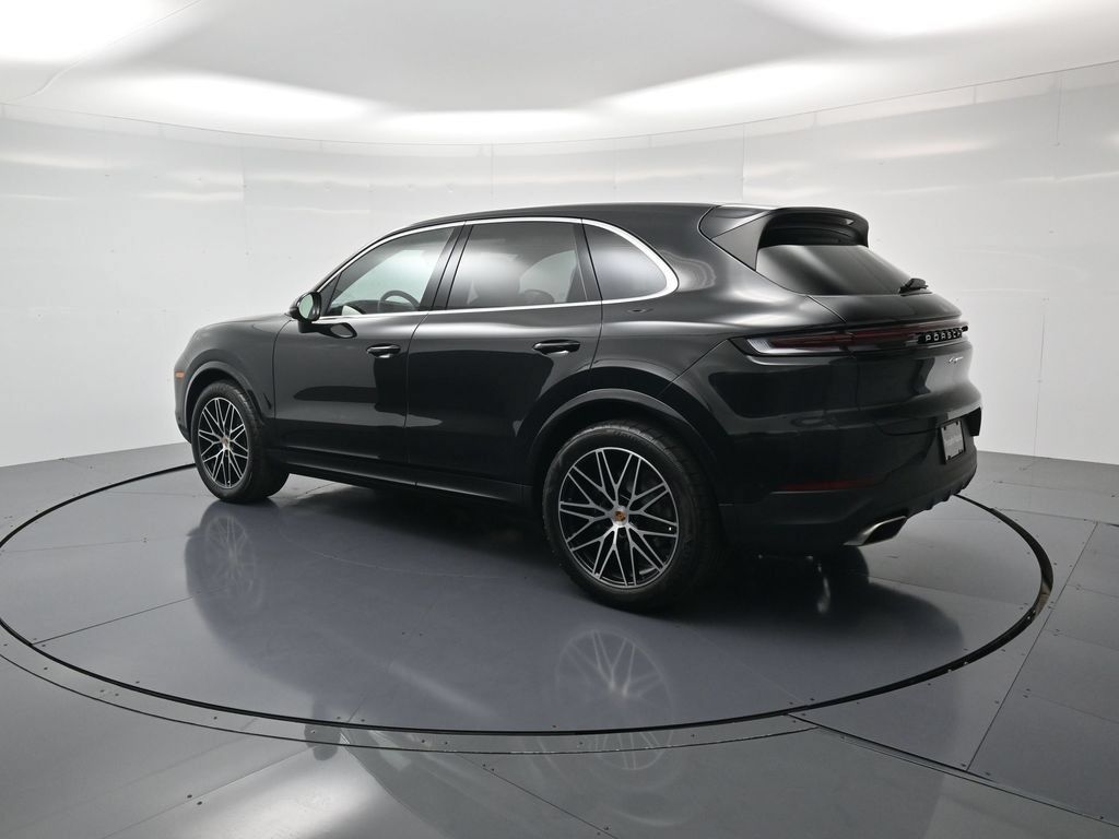 Certified 2026 Porsche Cayenne AWD/4WD image 3