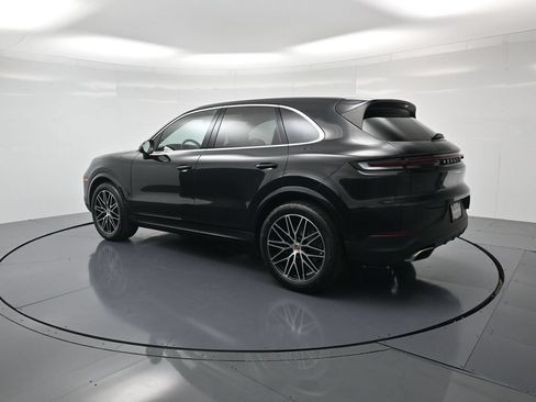 Certified 2026 Porsche Cayenne AWD/4WD image 3