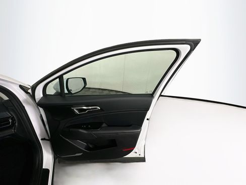 Used 2023 Kia Sportage EX FWD image 31