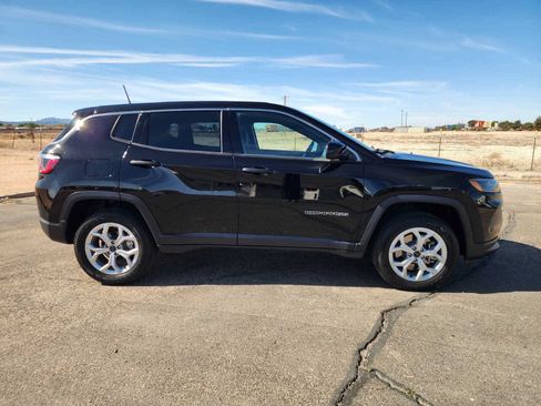 Used 2025 Jeep Compass Sport AWD/4WD image 4