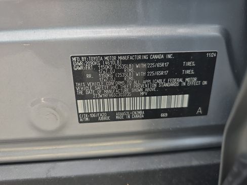 Used 2025 Toyota RAV4 XLE FWD image 36