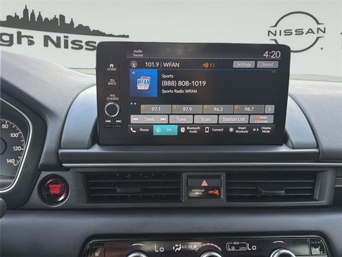 Used 2025 Honda Pilot EX-L image 16