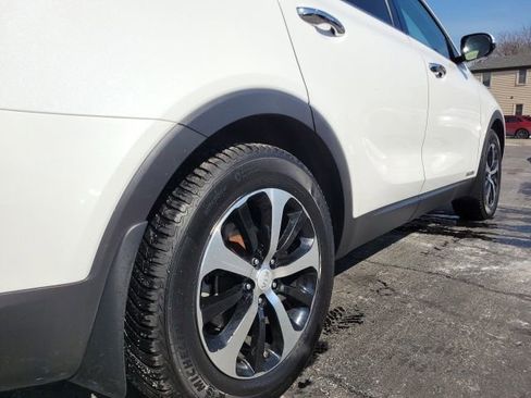 Used 2017 Kia Sorento EX w/ EX Advanced Touring Package image 10