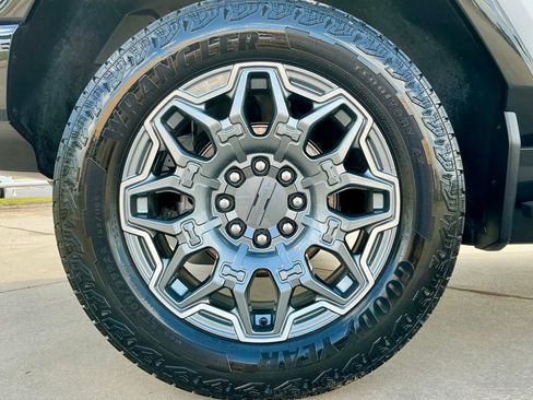 Used 2025 GMC Hummer EV 3X image 20