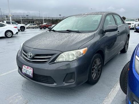 Used 2013 Toyota Corolla LE image 1