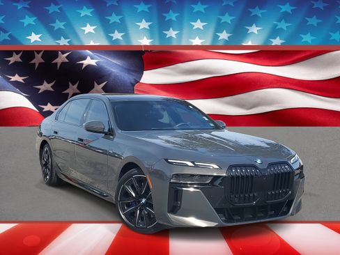 Used 2023 BMW 760i xDrive image 1