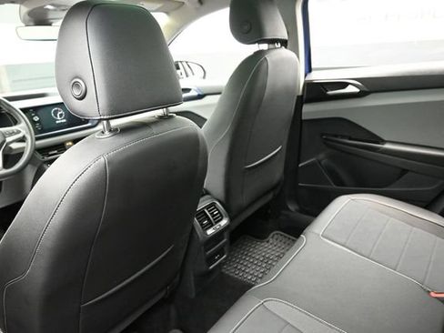 Used 2023 Volkswagen Taos SE w/ Panoramic Sunroof Package FWD image 24